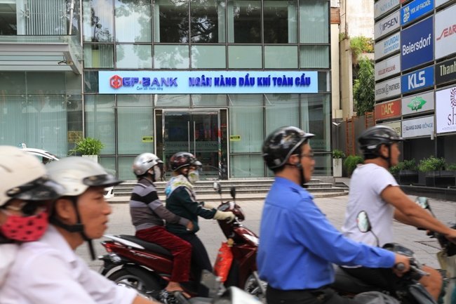 Quyền lực và sự trỗi dậy, thao túng tại GPBank