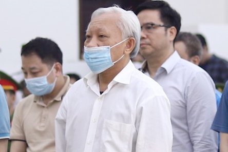 Cựu Chủ tịch HĐQT GPBank Tạ Bá Long tại phiên tòa