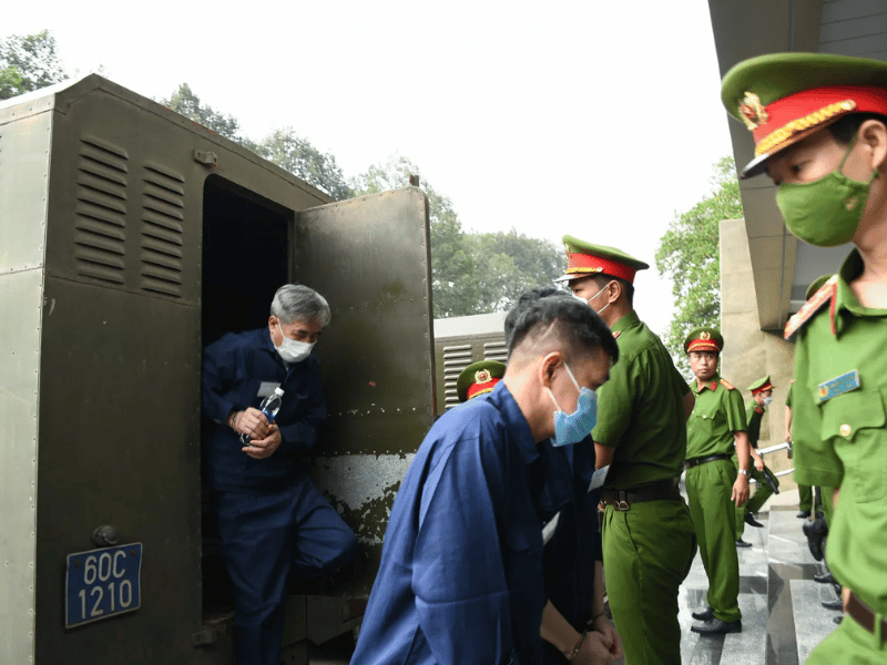 Phan Thanh Hữu đưa ra tòa