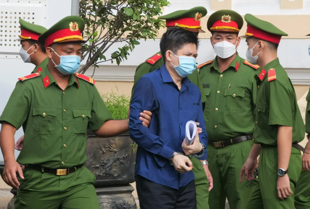 Quá trình khởi tố và bắt giam