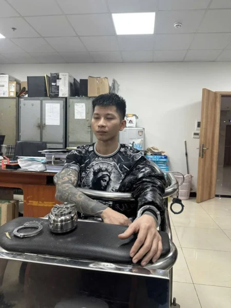 Long Tổng tại cơ quan chức năng