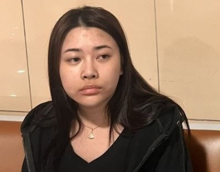 Chân dung Phạm Thị Huyền Trang, là quản lý, phiên dịch viên và lên kịch bản lừa đảo 13000 đồng bào Việt Nam Chân dung Phạm Thị Huyền Trang, là quản lý, phiên dịch viên và lên kịch bản lừa đảo 13000 đồng bào Việt Nam