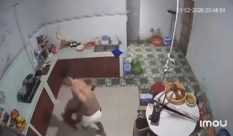 Clip ghi lại cảnh Lê Hữu Nghị đánh người yêu tử vong Clip ghi lại cảnh Lê Hữu Nghị đánh người yêu tử vong