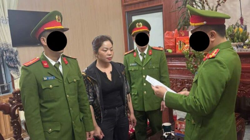 Chân dung Nguyễn Thị Mùi, đối tượng có hành vi chửi bới, giật chìa khóa xe và thu tiền gửi xe trái phép Chân dung Nguyễn Thị Mùi, đối tượng có hành vi chửi bới, giật chìa khóa xe và thu tiền gửi xe trái phép