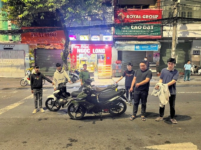 Các đối tượng Trần Anh Kiệt, Phạm Nguyễn Hoài Nam và Đặng Nhật Minh giả danh công an chiếm đoạt tài sản Các đối tượng Trần Anh Kiệt, Phạm Nguyễn Hoài Nam và Đặng Nhật Minh giả danh công an chiếm đoạt tài sản