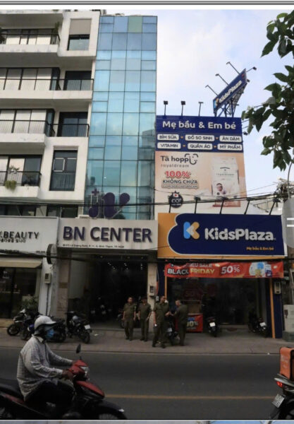 Công an khám xét cơ sở kinh doanh BN Center (Quận 10)