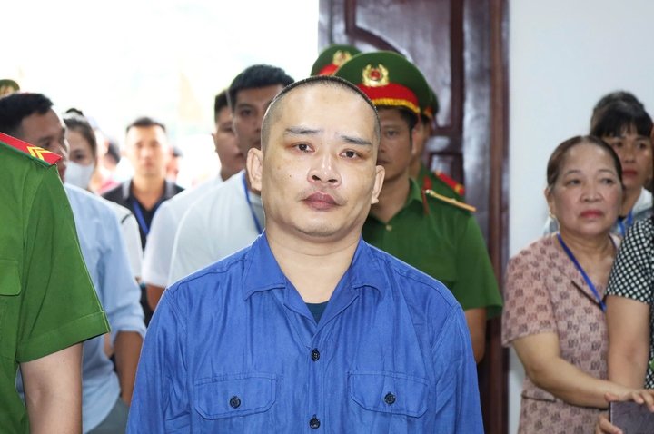 Hinh anh nguyen thanh long tien bip tai phien toa anh 1